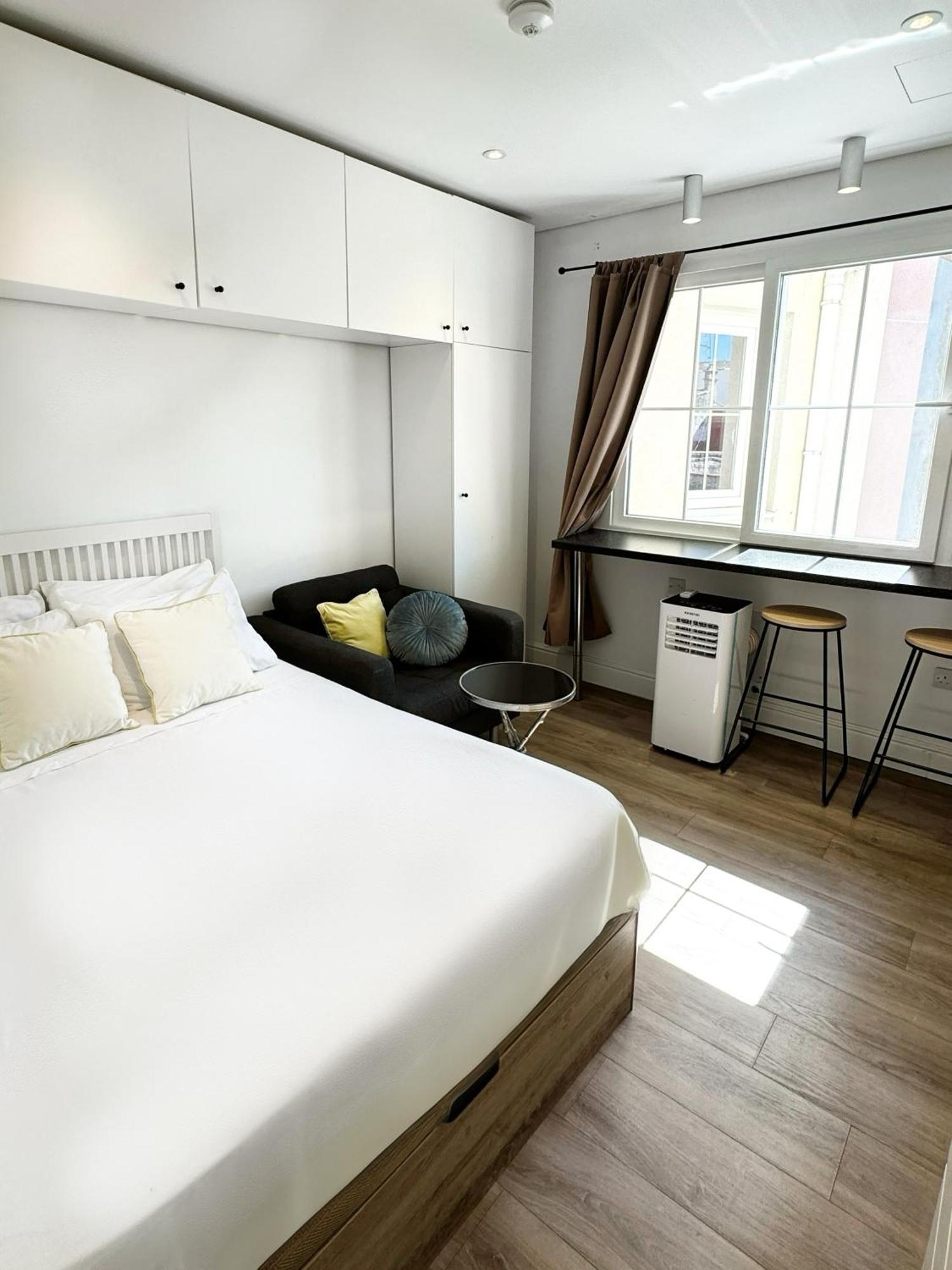 Stylish City Centre Studio - Grand Central House ยิบรอลตาร์ ภายนอก รูปภาพ